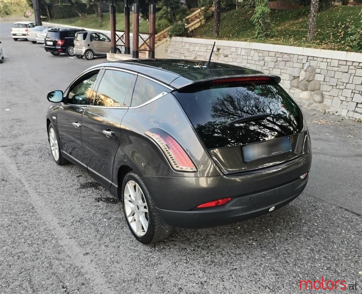 2010' Lancia Delta photo #6