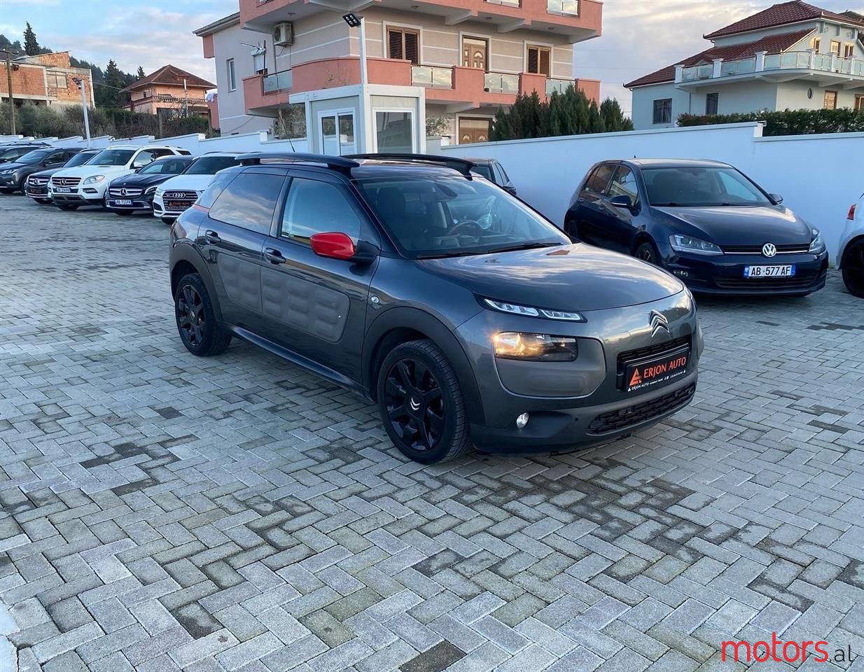 2014' Citroen C4 photo #2