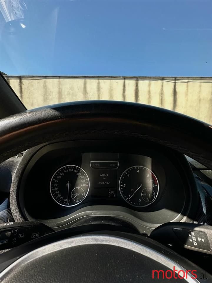 2015' Mercedes-Benz B 200 photo #4