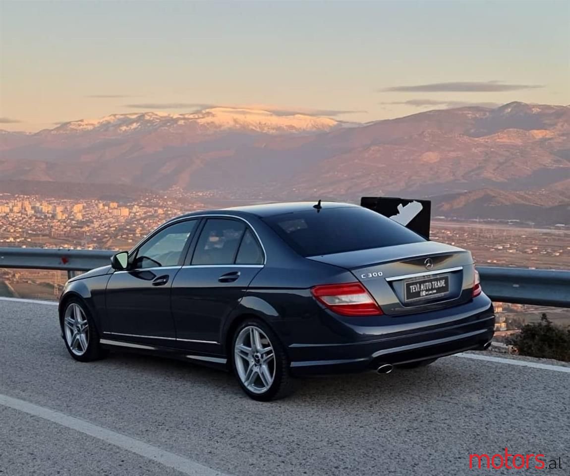 2009' Mercedes-Benz C 300 photo #2