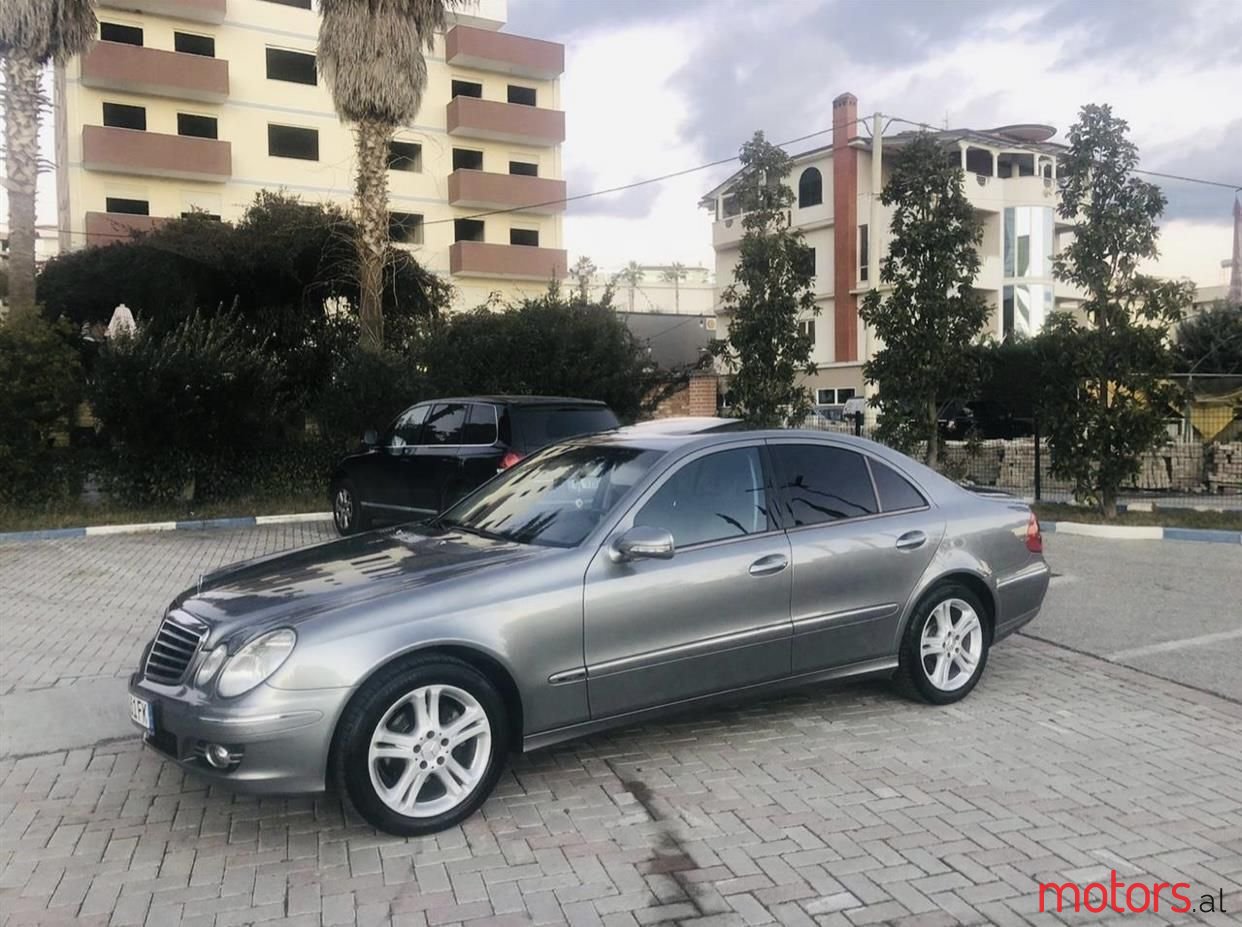 2008' Mercedes-Benz E 320 photo #1