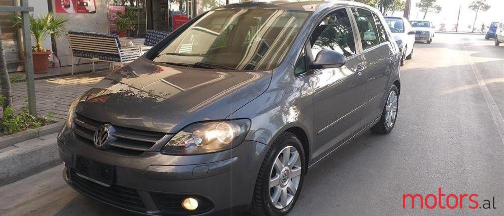 2009' Volkswagen Golf Plus photo #2