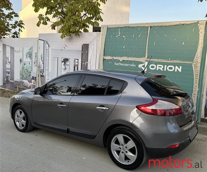 2010' Renault Megane photo #4