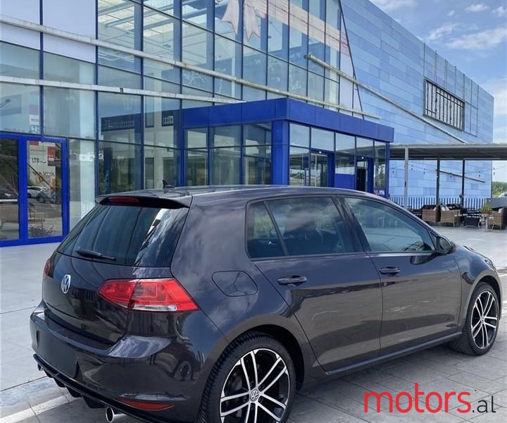2016' Volkswagen Golf photo #6