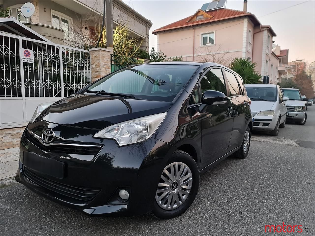 2013' Toyota Verso-S photo #5