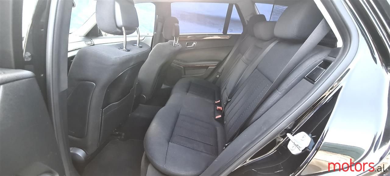 2010' Mercedes-Benz E 200 photo #3