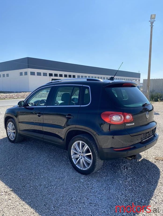 2009' Volkswagen Tiguan photo #1