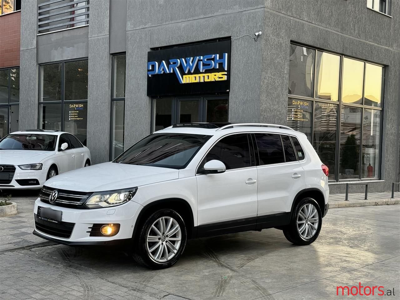 2012' Volkswagen Tiguan photo #4