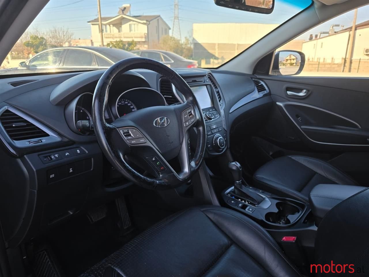 2012' Hyundai Santa Fe photo #6