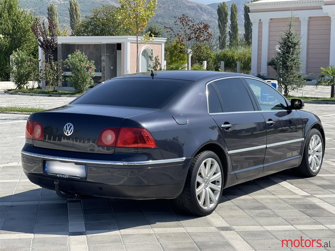 2009' Volkswagen Phaeton photo #4