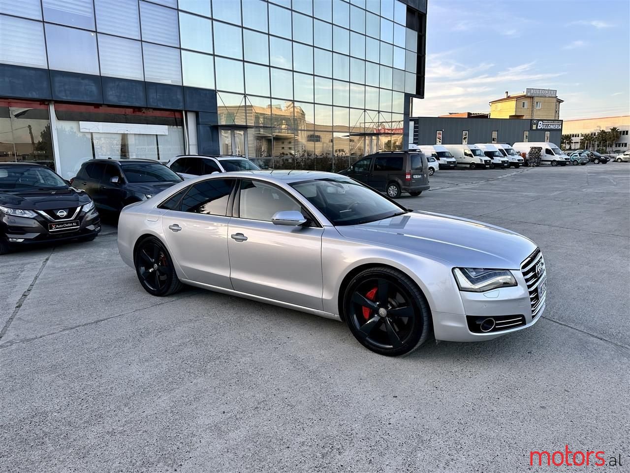 2011' Audi A8 photo #6