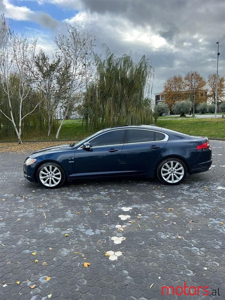 2009' Jaguar XF photo #3