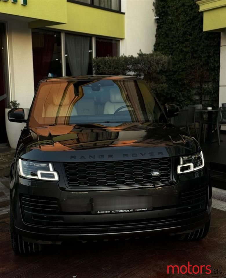 2019' Land Rover Range Rover photo #2