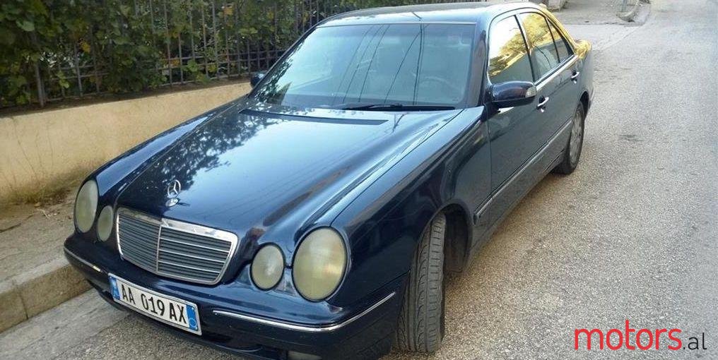 2000' Mercedes-Benz 270 photo #2