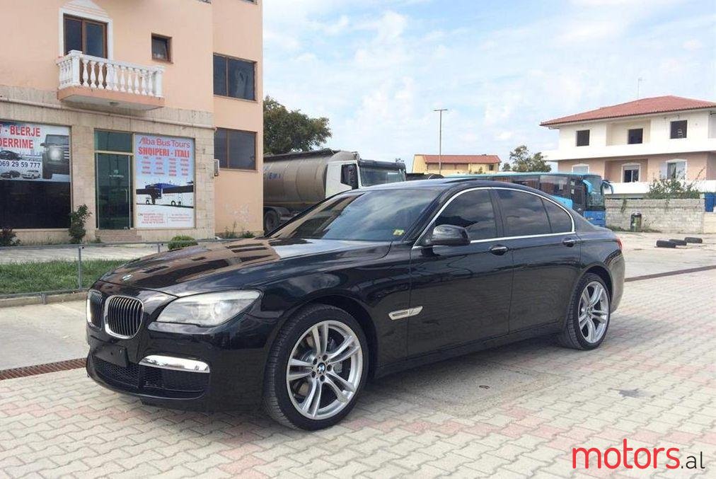2009' BMW 740 photo #1