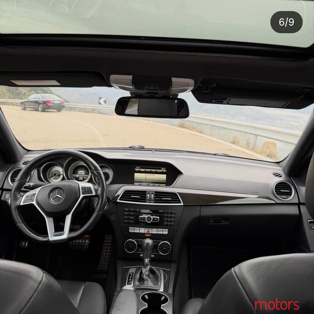 2012' Mercedes-Benz C 300 photo #5