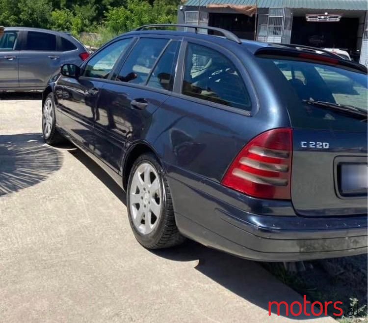 2002' Mercedes-Benz C 220 photo #2