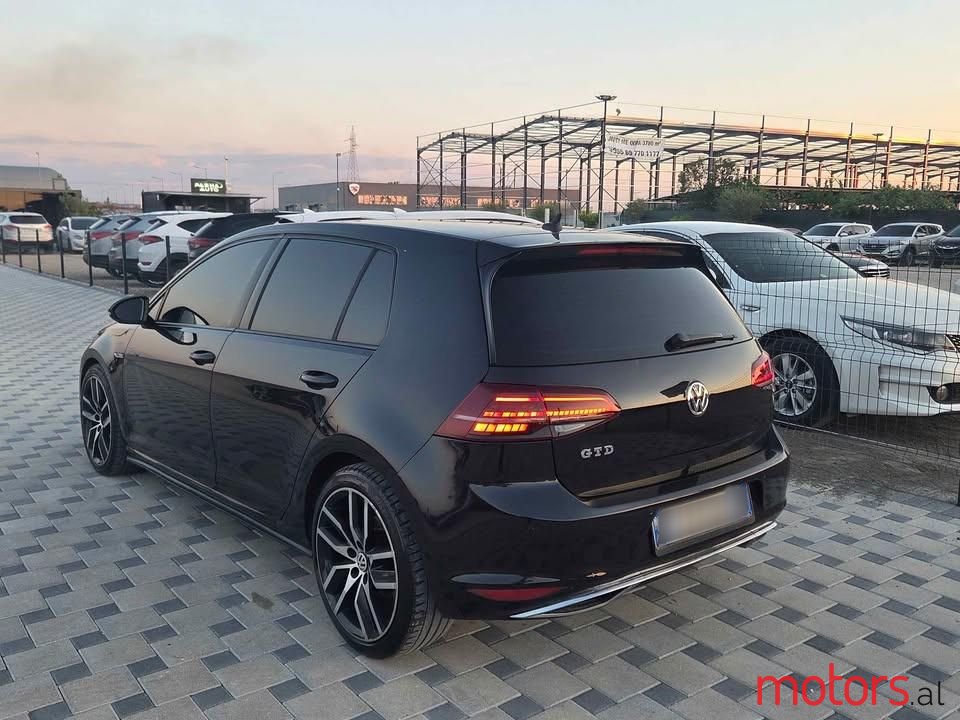 2014' Volkswagen Golf photo #3