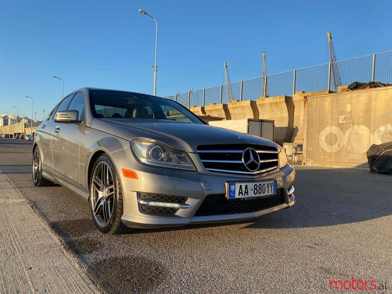 2012' Mercedes-Benz C 300 photo #4