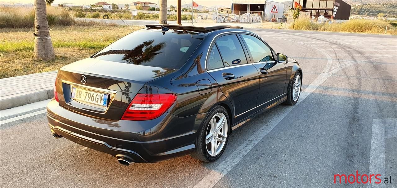 2012' Mercedes-Benz C 300 photo #2