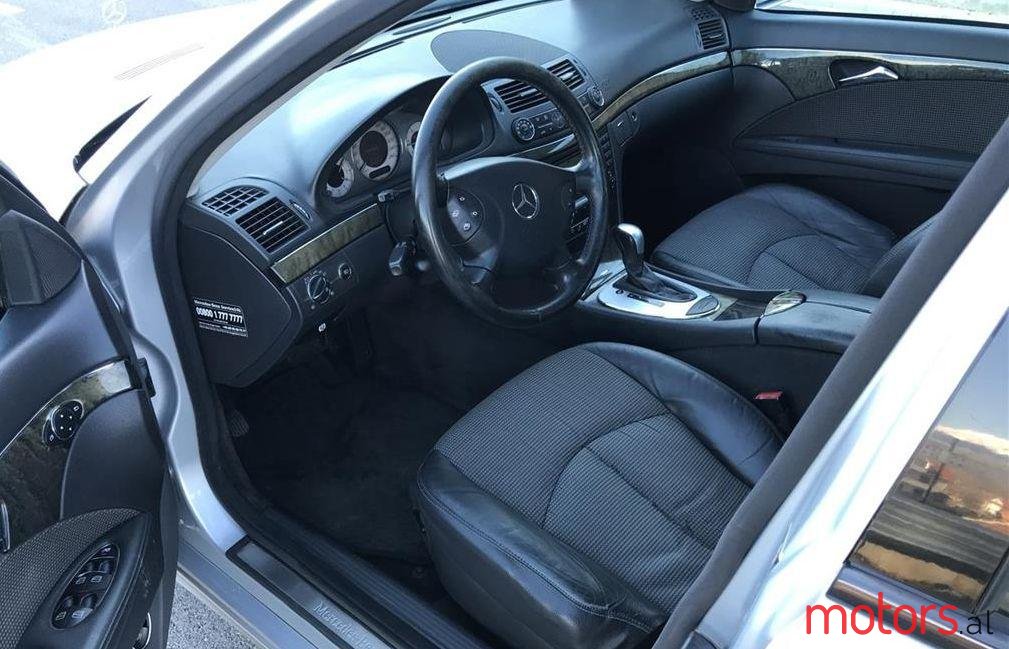 2006' Mercedes-Benz E 220 photo #1