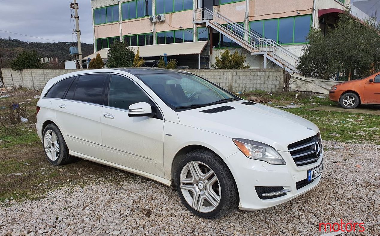 2011' Mercedes-Benz R 350 photo #1