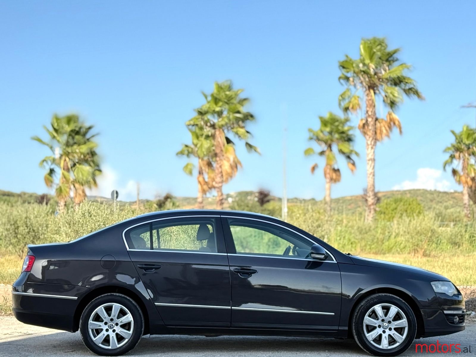 2008' Volkswagen Passat photo #6