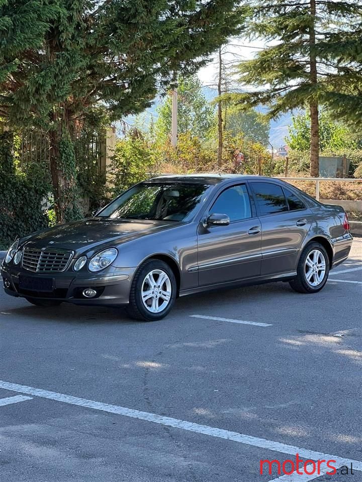 2007' Mercedes-Benz E 220 photo #1