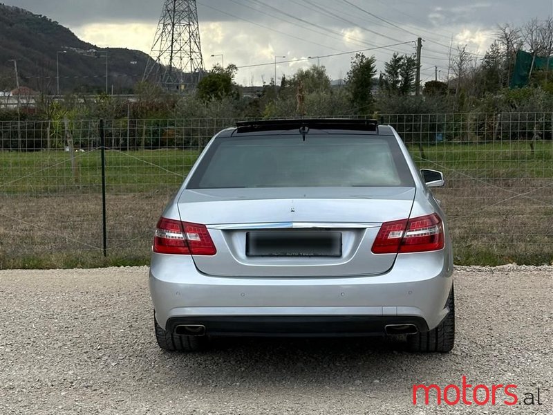 2010' Mercedes-Benz E 55 AMG photo #3