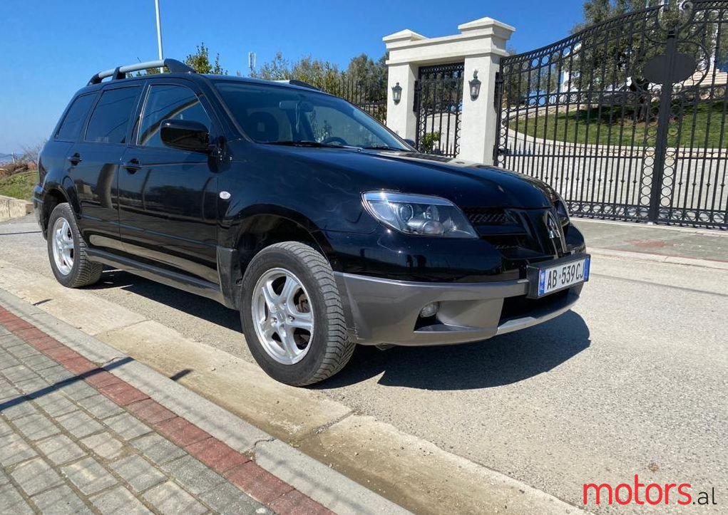 2005' Mitsubishi Outlander photo #1