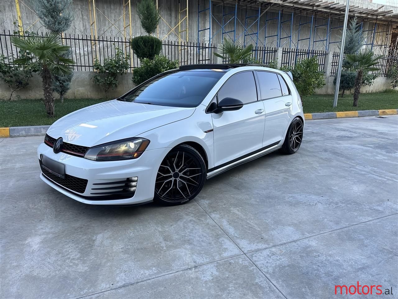 2015' Volkswagen Golf photo #4