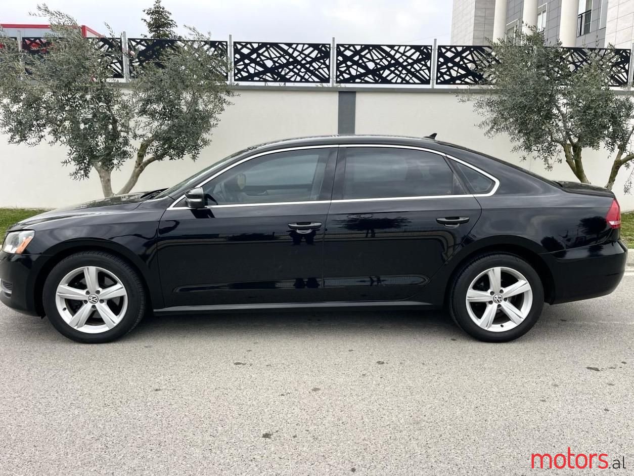 2013' Volkswagen Passat photo #2