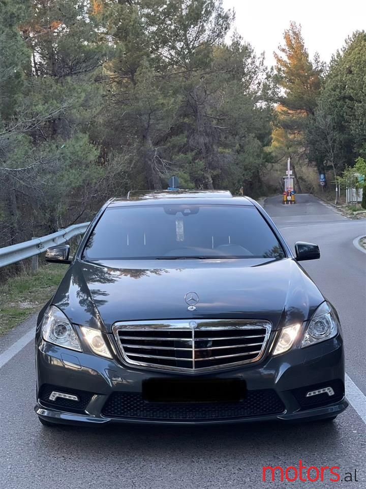 2010' Mercedes-Benz E 350 photo #5