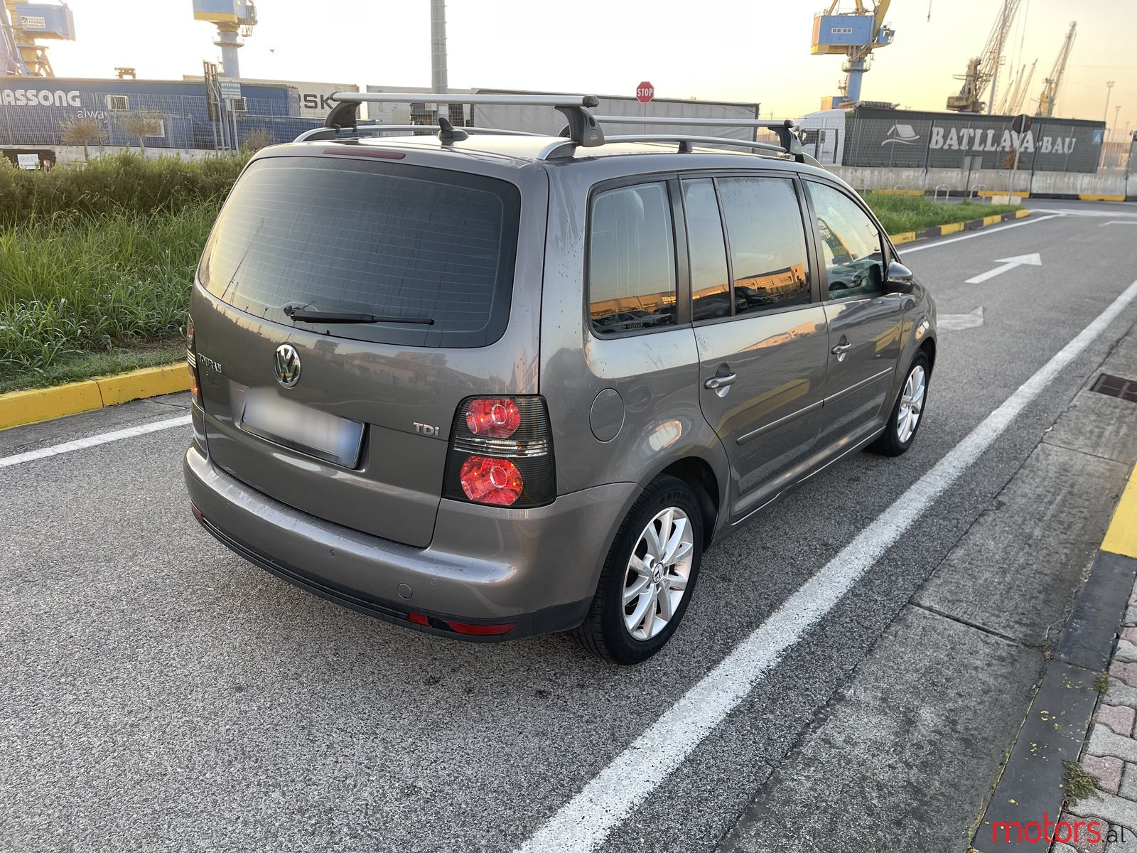 2010' Volkswagen Touran super photo #3