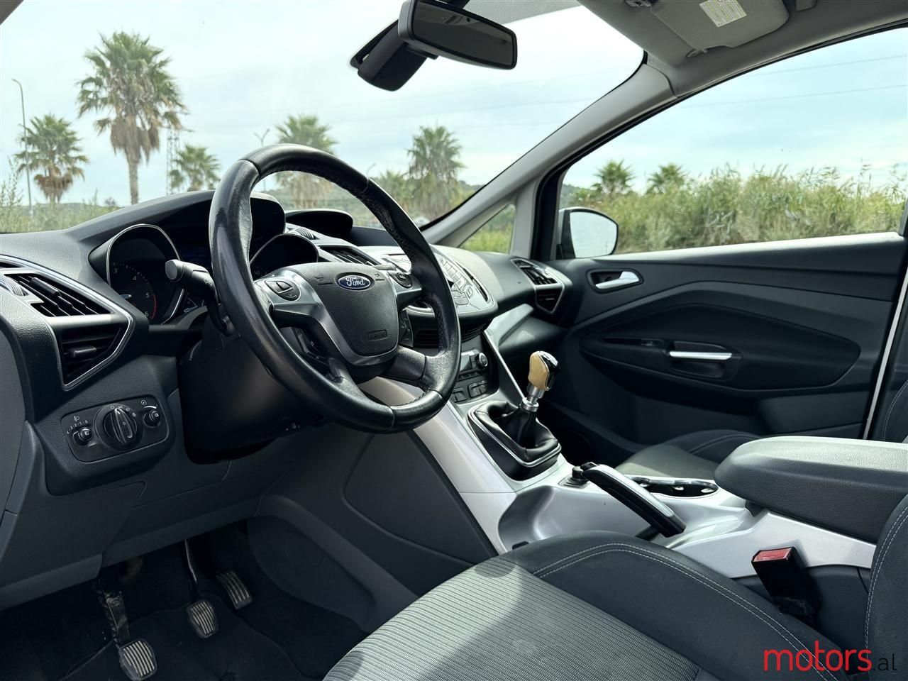 2012' Ford C-MAX photo #4