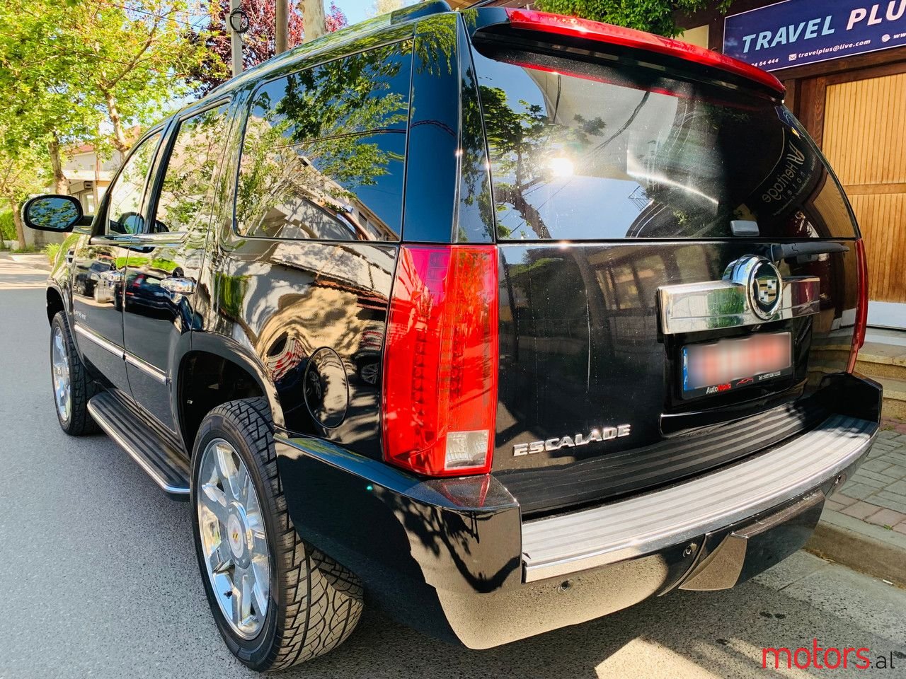 2007' Cadillac Escalade photo #2