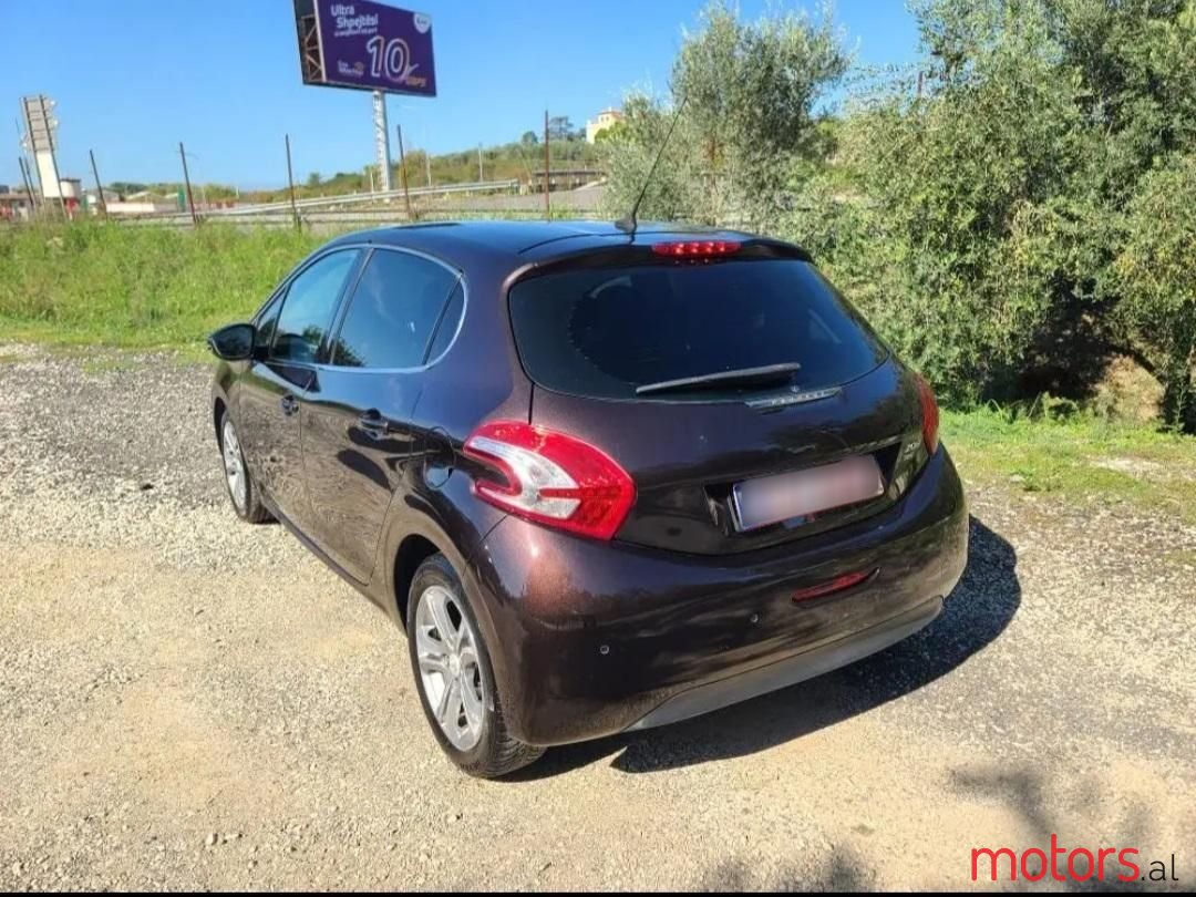 2013' Peugeot 208 photo #2