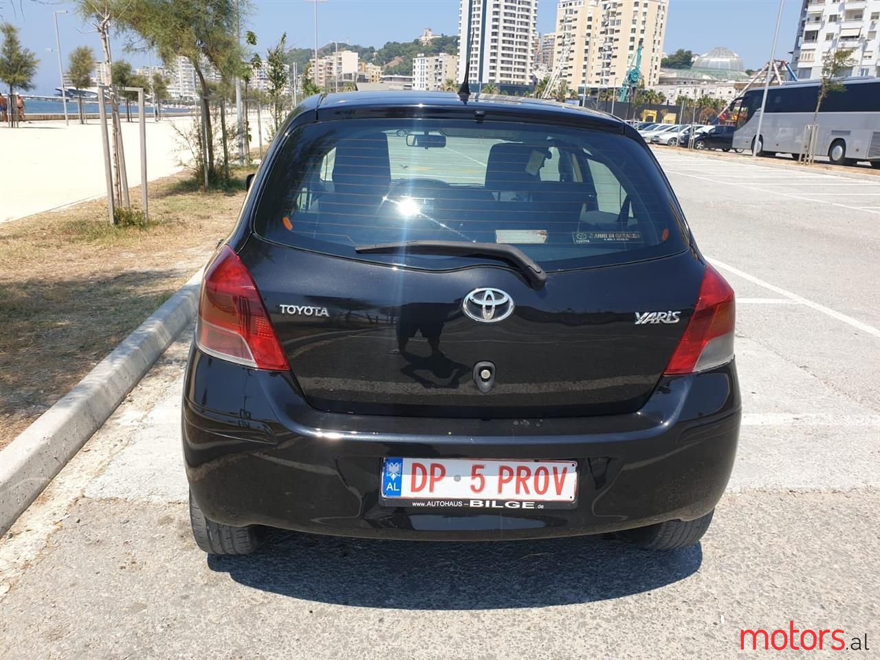 2009' Toyota Yaris photo #3