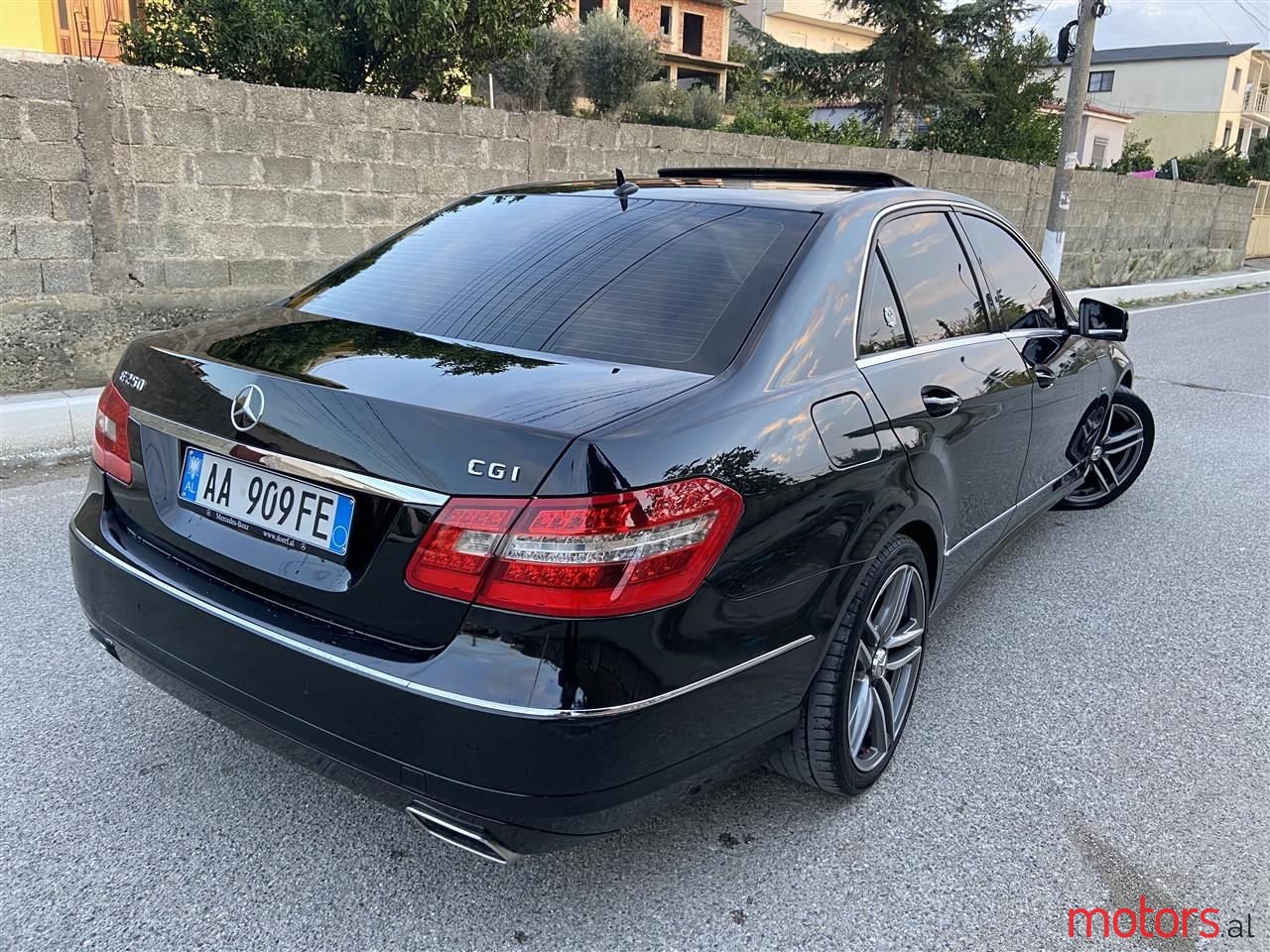 2010' Mercedes-Benz E 250 photo #6