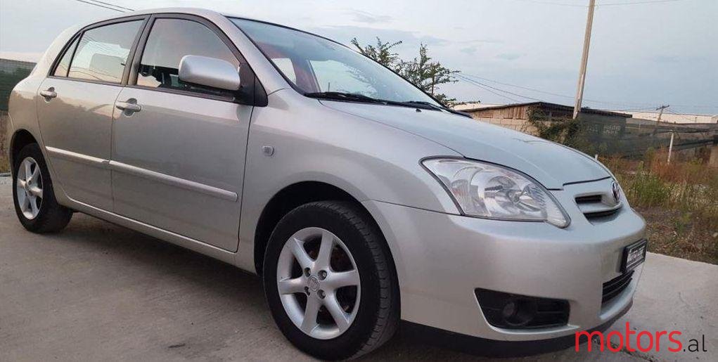 2005' Toyota Corolla photo #1