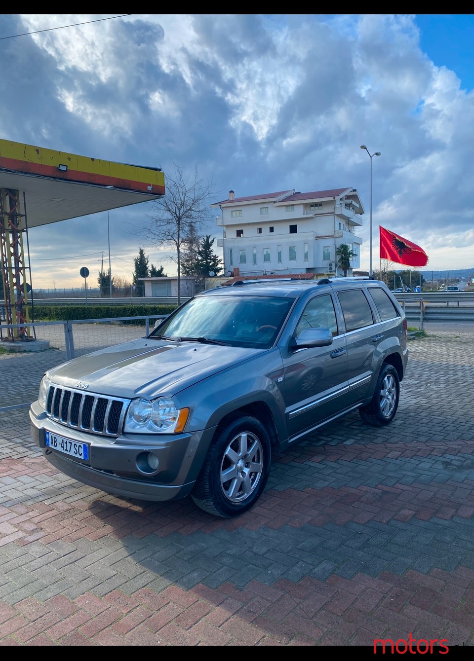 2007' Jeep Grand Cherokee photo #1