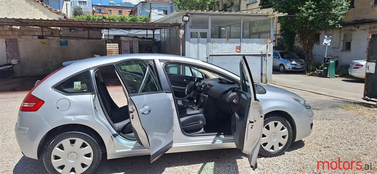 2008' Citroen C4 photo #6