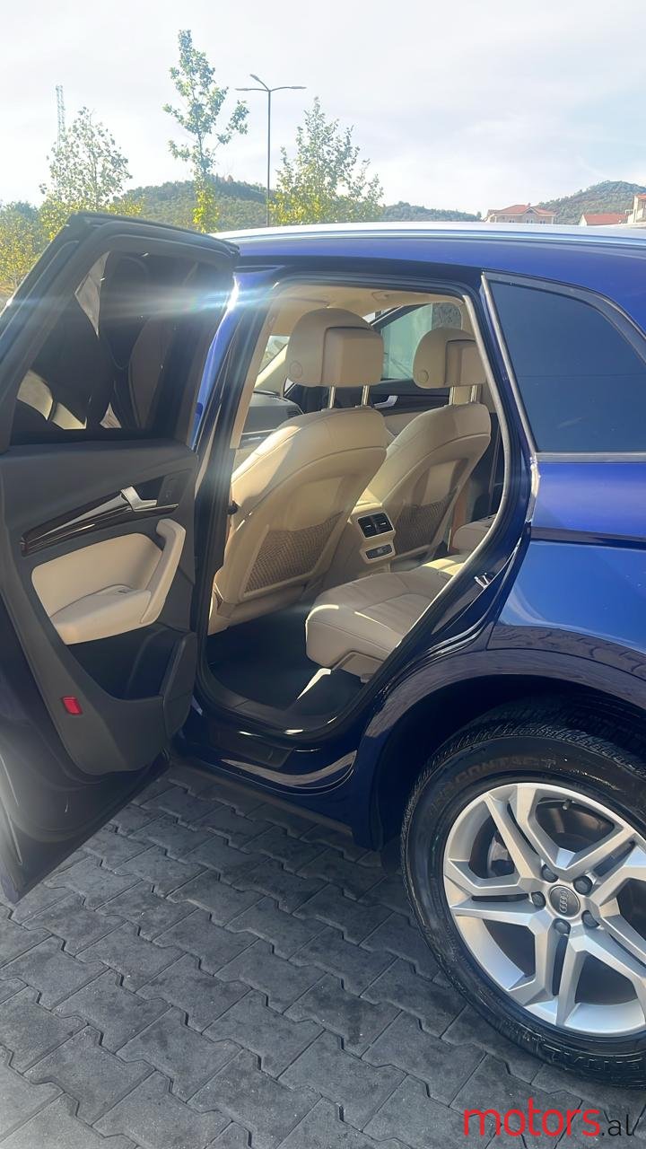 2019' Audi Q5 photo #2