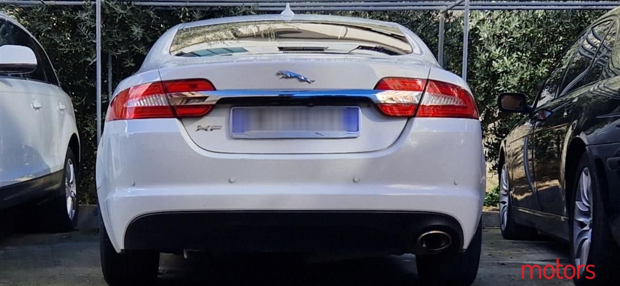 2014' Jaguar XF photo #5