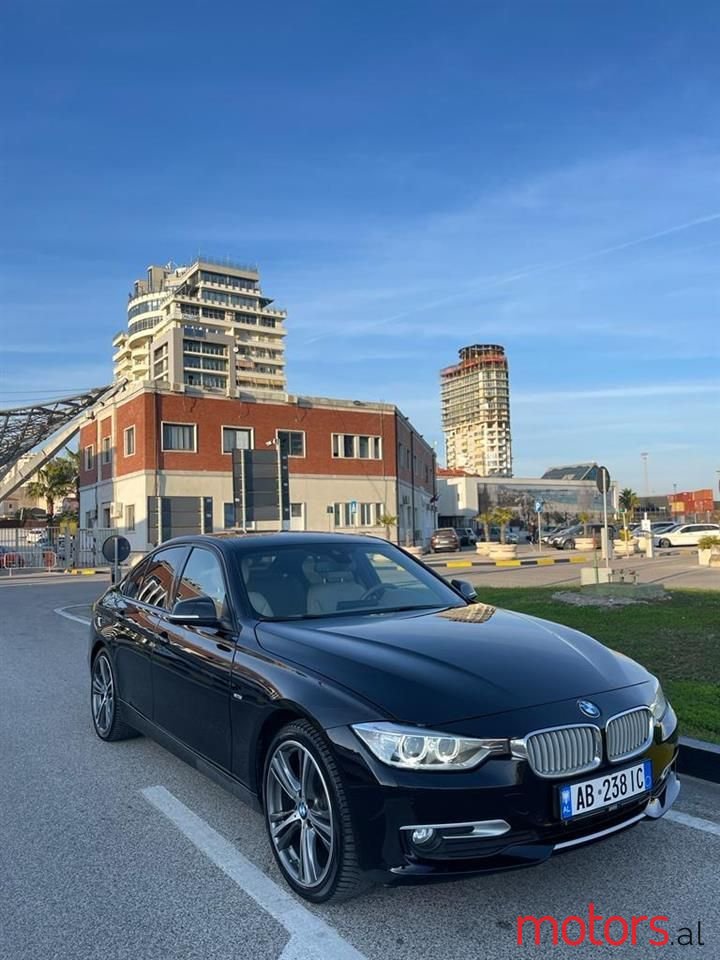 2013' BMW 320 photo #1