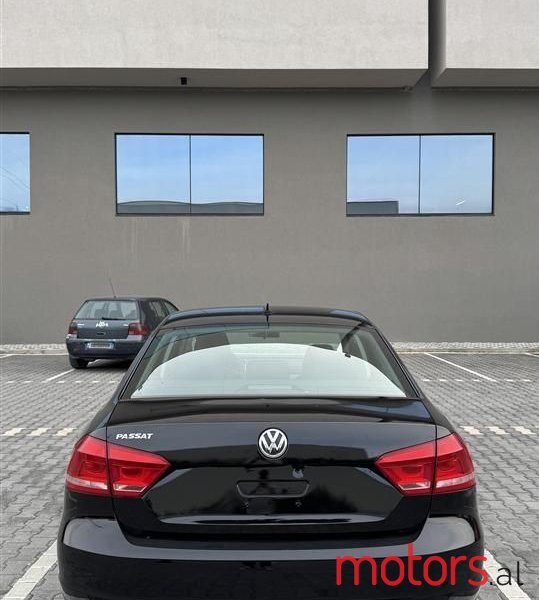 2012' Volkswagen Passat photo #6