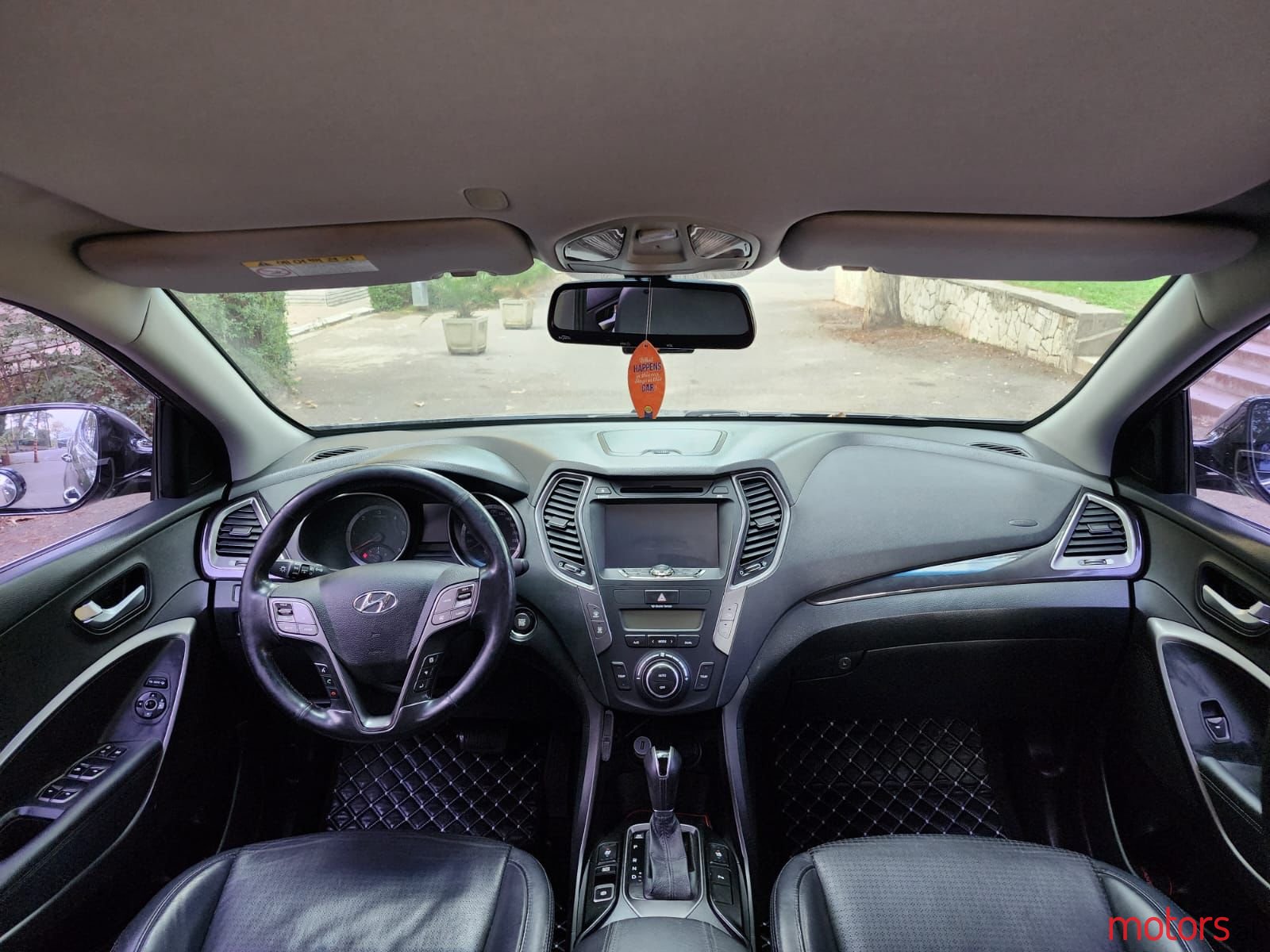 2013' Hyundai Santa Fe photo #7