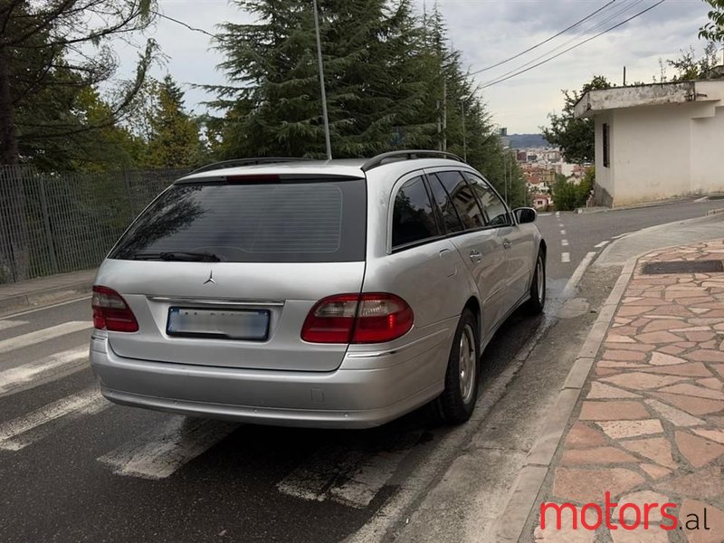 2005' Mercedes-Benz E 220 photo #4