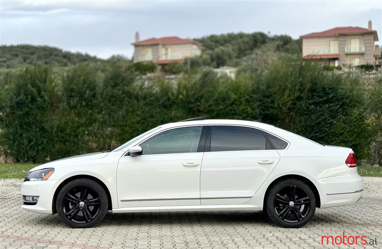 2013' Volkswagen Passat photo #6