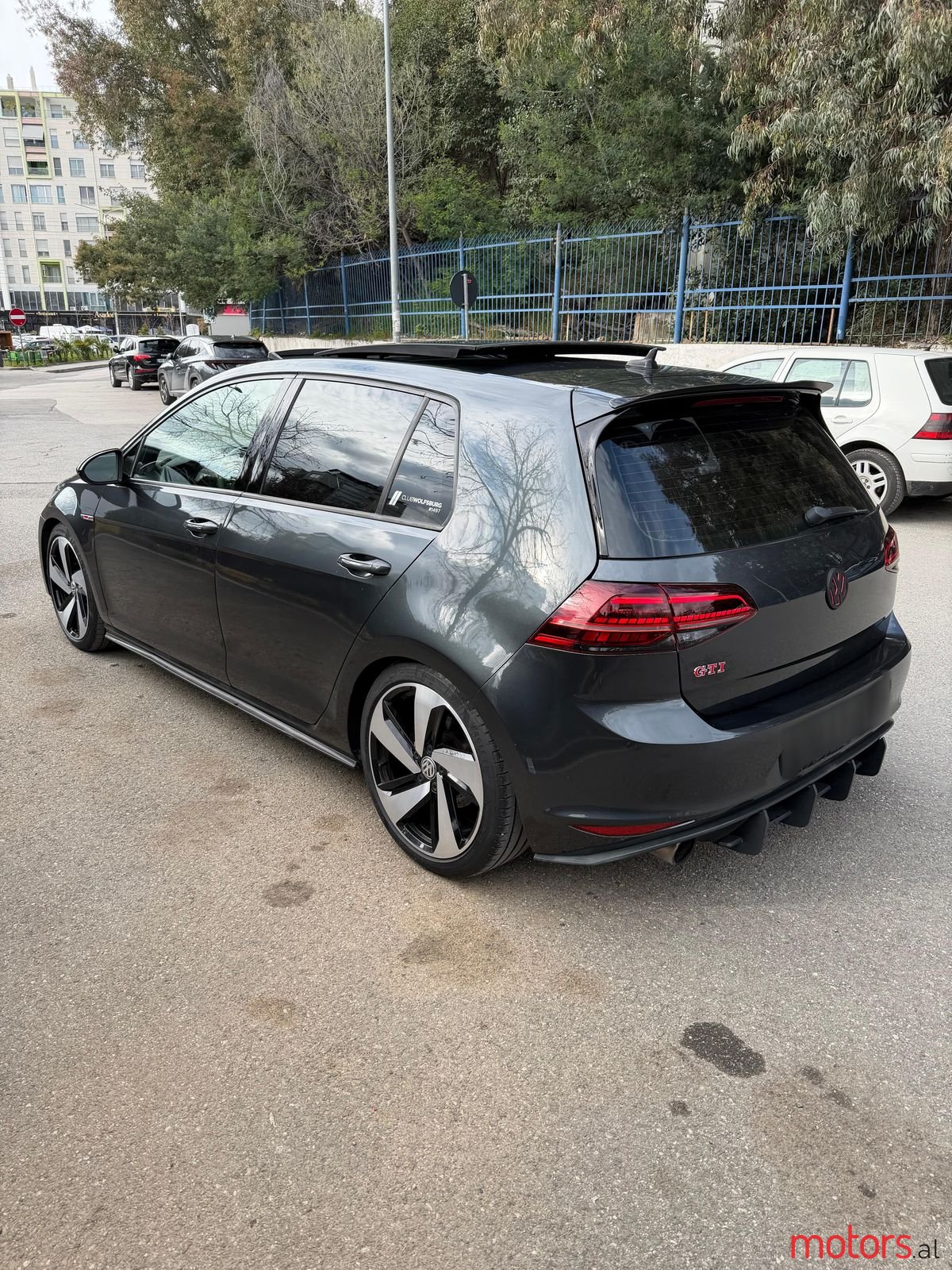 2015' Volkswagen Golf photo #4